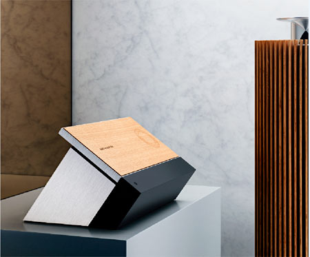 BeoSound Moment – интеллектуальная и чрезвычайно оригинальная аудиосистема, воспроизводящая музыку, соответствующую Вашему настроению
